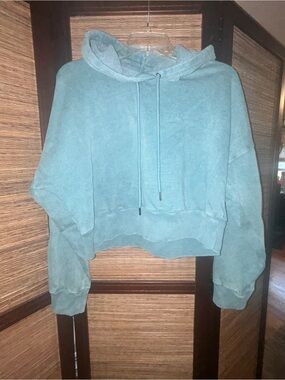 90 Degree By Reflex Cropped Hooded Pullover in Dusty Teal